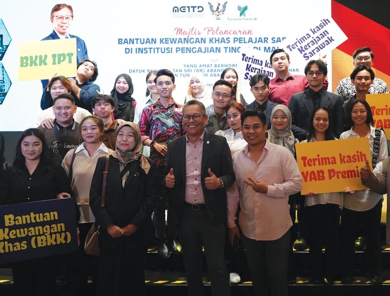 Geomatika Students Benefit from Sarawak's Special Financial Aid Program